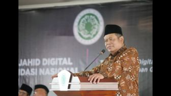 MUI Sebut Campur Shaf Shalat Wanita dan Pria Tetap Sah dan Hanya Makruh