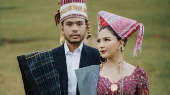 Dipuji Netizen, Jessica Mila Anggun saat Pesta Adat Pernikahan Yakup Hasibuanb