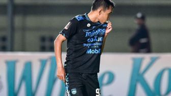 Hatur Nuhun Erwin Ramdani, Bobotoh Minta 'Karyawan Tetap' Juga Out dari Persib Bandung, Siapa Dia?