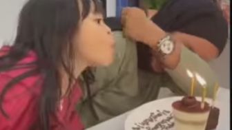 Viral di IG! Video Anak Kecil Tak Dikenal Ikutan Tiup Lilin Ultah, Netizen Langsung Bersimpati