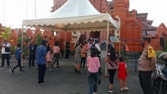 Polsek Denpasar Timur Lakukan Pengamanan Ibadah Kenaikan Isa Almasih di 8 Gereja