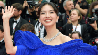 Cantiknya Raline Shah di Perhelatan Cannes 2023 Hingga Selfie dengan Salma Hayek