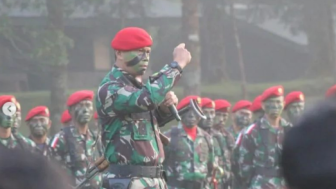 Holscher Pistol Kolonel Wahyo Yuniartoto Bikin Salfok, Inilah Alasan Jadi Favorit Sang Manajer Timnas Pencak Silat Indonesia