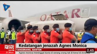 CEK FAKTA: Detik-detik Kedatangan Jenazah Agnes Monica di Bandara Soekarno-Hatta, Benarkah?