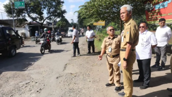 Waduh! Di Bawah Gubernur Ganjar Pranowo, Jalan Rusak Provinsi Jawa Tengah Hampir 200 Kilometer, Jokowi Mau Bantu?