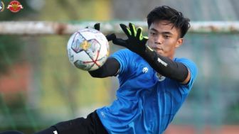 Kiper Persebaya Gabung TC Timnas Indonesia, Ernando Ari Sutaryadi Catatkan Rekor Baru, Lampaui Kurnia Meiga?