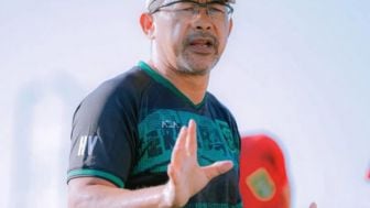 Persebaya Surabaya Unggah Ini, Bonek Curiga Aji Santoso Kirim Kode Pemain Asing Baru