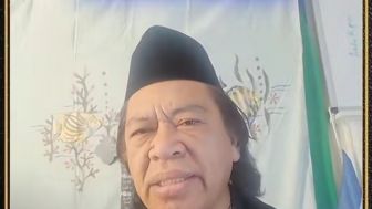 Eks Pengajar Ponpes Al-Zaytun Pendeta Saifuddin Ibrahim Muncul Pakai Peci dan Baca Al-Quran akui Nabi Muhammad Adalah Utusan Allah,Sudah Insyaf?