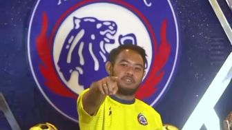 Andritany Lewat? Inilah Profil Adixi Lenzivio, Kiper Baru Arema FC Pengganti Adilson Maringa