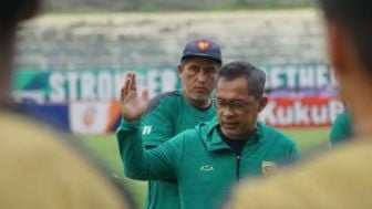 Jelang Kontra Persija Jakarta, Aji Santoso Coret Wonderkid Rp3,48 Miliar Milik Persebaya