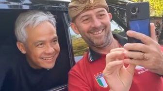 Tidak Hanya Warga Lokal Bali, WNA Juga Ikut Selfie Bareng Ganjar Pranowo