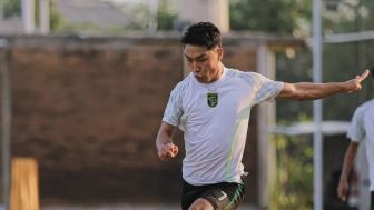 Simpan Pemain Seharga Rp6,08 Miliar, Pelatih Persebaya Aji Santoso Mainkan Song Ui-young saat Hadapi Persija?