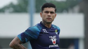 Tak Cedera, Pelatih Persib Bandung Luis Milla Simpan Ciro Alves saat Kontra Dewa United, Ada Apa?