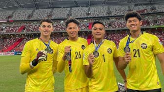 Kiper Persebaya Ernando Ari Bicara Performa saat Timnas Kontra Argentina, Netizen Bandingkan Ini dengan Nadeo Argawinata