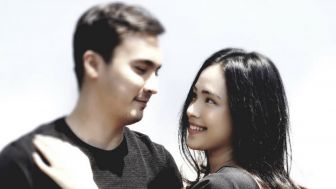 Menyesal, Rendy Kjaernett Pukul Mukanya Sendiri Usai Ketahuan Selingkuh Saat Istri Lagi Hamil