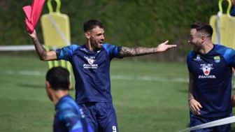 Cepat Beradaptasi dengan Persib, Luis Milla Apresiasi Duo Spanyol