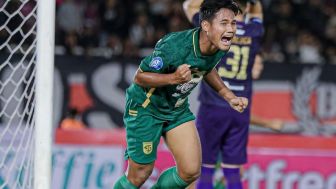 Toni Firmansyah Lakoni Debut Apik Bersama Persebaya Surabaya, Begini Pesan Bonek, Bertahan di Tim Bajul Ijo?