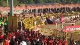 Manajemen PSM Makassar Buka Suara Usai Bentrok Antar Suporter Makan Korban Saat Kontra Dewa United