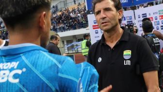 Lini Belakang Persib Dihujat Habis Bobotoh Usai Raih Hasil Imbang dari Arema FC, Luis Milla Bilang Begini