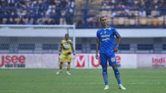 Dibobol Arema FC 3 Gol, Bek Baru Persib Bandung Alberto Rodriguez Digeruduk Bobotoh, Begini Katanya