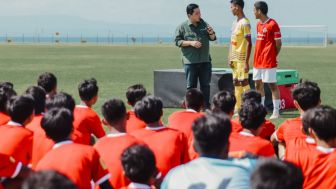 Pertama Kali Kunjungi Training Center Bali United, Erick Thohir Akui Kagum Karena Hal Ini