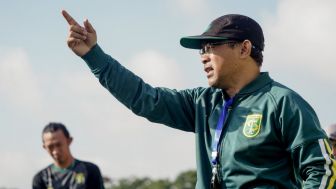 Jamu RANS Nusantara Pelatih Persebaya Aji Santoso Putuskan Parkir 2 Pemain Ini, Klub Raffi Ahmad Menang Banyak?