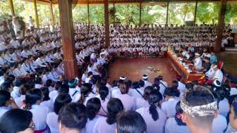 Keluhkan Nasib, 651 Penyuluh Bahasa Bali Datangi DPRD