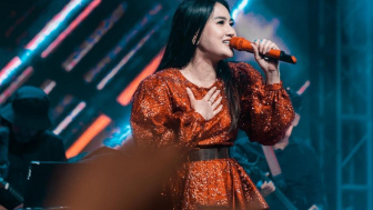 Pedangdut Nella Kharisma Dikabarkan Telah Mualaf, Unggah Kode Ini di Media Sosial