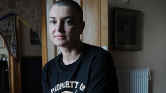 Hari Pemakaman Sinead O'Connor, Penggemar Banjir Tangis Beri Penghormatan Terakhir