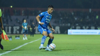 Motif Putu Gede Acungkan Jari Tengah ke Suporter Persis Solo Belum Diketahui, Persib Bandung Nambah Tren Negatif