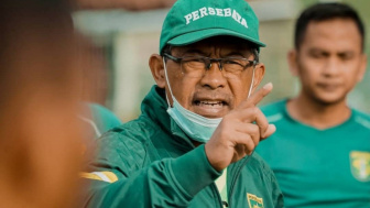 Aji Santoso Diresmikan Persikabo 1973 Usai Hengkang dari Persebaya, Netizen: Persebaya Blunder!