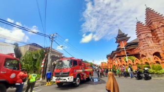 Breaking News! Kebakaran di Tukad Musi, 1 Rumah Mewah Gosong Dilahap Api