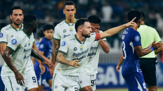 Gelandang Persib Bandung Marc Klok Ungkap Kesan Pertama Bela Timnas Indonesia, Kontra Malaysia Menjadi Momen Menegangkan?