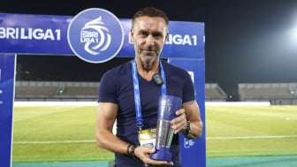 Jakmania Heran Thomas Doll Raih Penghargaan Best Coach Meski Persija Gagal Menang Berturut-turut