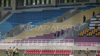 Sambangi Stadion Manahan Solo, FIFA Soroti Tribun Railing hingga Sumur Stadion