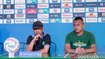 Aji Santoso Pernah Sesumbar ke Pemain Persebaya Surabaya, Bonek Sebut Karma dari Bajul Ijo, Persikabo 1973 Kena Imbasnya?