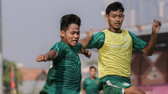 Uston Nawawi Dibuat Pusing, Dua Pemain Kunci Persebaya Surabaya Absen? Bonek Tak Ingin Muluk-muluk Kontra Borneo FC