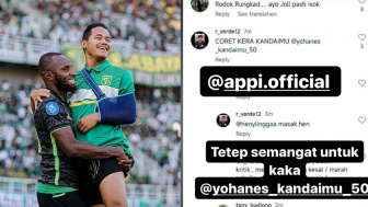 Taklukan Borneo FC, Pemain Persebaya Surabaya Yohanes Kandaimu Justru Kena Rasis dari Bonek? Ernando Ari Turun Tangan