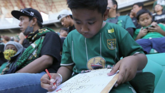 Sayang Anak, Persebaya Gelar Lomba Mewarnai untuk Anak-Anak Saat Laga Melawan Borneo FC