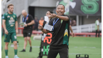 Ngenes! Uston Nawawi Resmi Ditolak PSSI Jadi Pelatih Kepala Persebaya