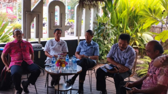 Demokrasi Mati, Mangku Pastika Anggap Wayan Koster Berhasil Bungkam Suara Kritis