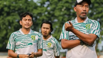 Laga Persebaya vs Madura United Bakal Jadi Laga Terakhir Uston Nawawi? Pelatih Baru Bajul Ijo Dikabarkan Debut di Derby Jatim