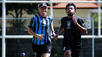 Bakal Duel dengan Persebaya di Derby Jatim, Fernando Valente Klaim Arema FC Masih di Jalur yang Tepat