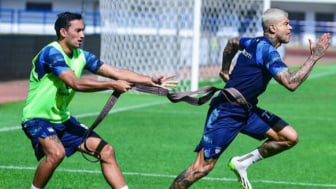 Hadapi Bhayangkara FC, Striker Persib SehargaRp5,65 Miliar IniMalah Cedera