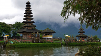 Yakin Cuma Mau ke Bali? Ada 5 Destinasi Gak Kalah Keren dengan Pulau Dewata Loh, Wajib Liburan Kesini! Ini Daftarnya