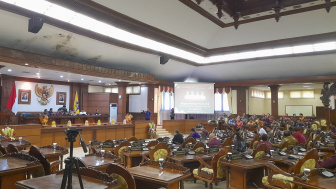 Sidang Perdana Sang Made Mahendra Jaya Sepi, Paripurna Ke-42 Pj Gubernur Bali Hanya Diikuti 29 Anggota DPRD