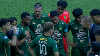 Usai Didamprat Josep Gombau saat Lawan Persib, Striker Persebaya Paulo Victor Dikeluarkan