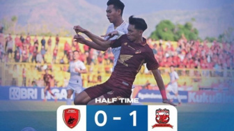 Liga 1 : Babak Pertama Pemain Madura United Malik Risaldi Cetak Gol atas Juku Eja 0-1