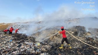 Metode Injeksi Dilakukan Guna Percepat Pemadaman TPA Suwung