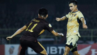 Telan Dua Kekalahan Beruntun, Pelatih Arema FC Beri Respons Santai